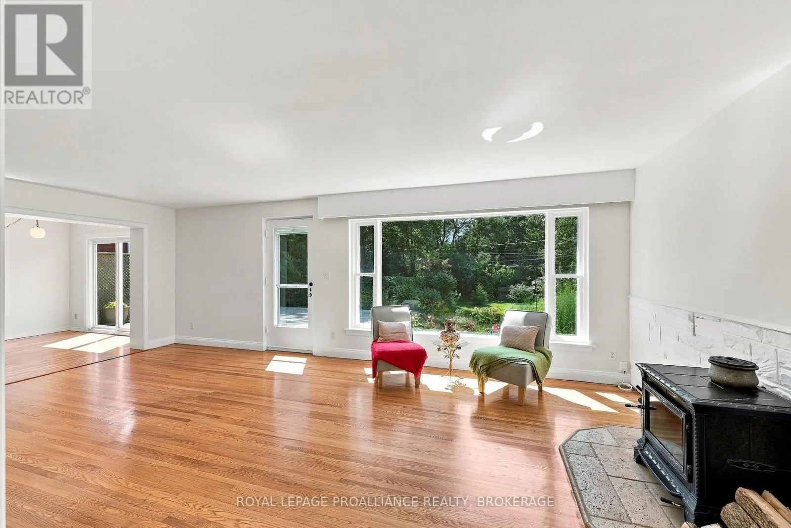 6 GRENVILLE CRESCENT
