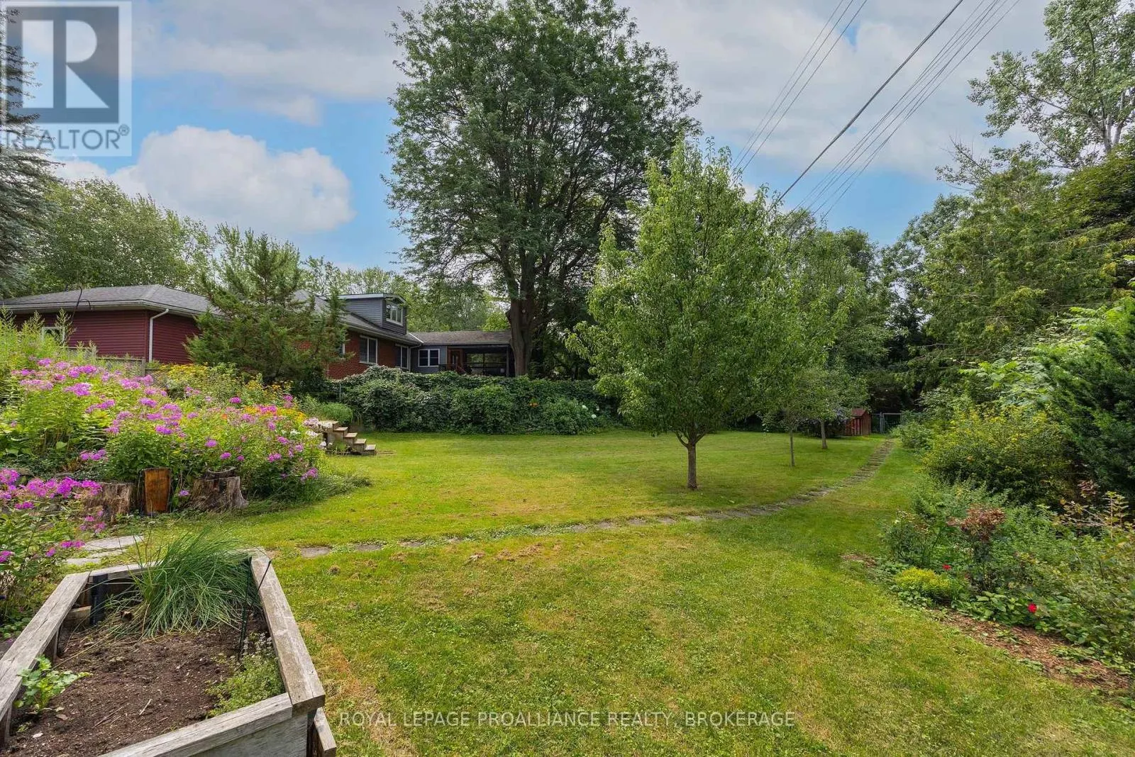 6 GRENVILLE CRESCENT