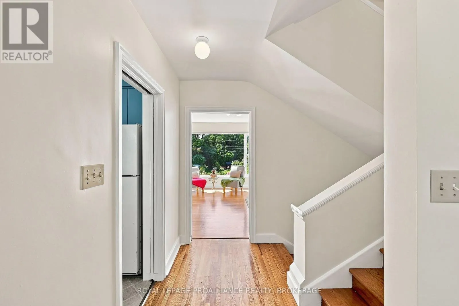 6 GRENVILLE CRESCENT