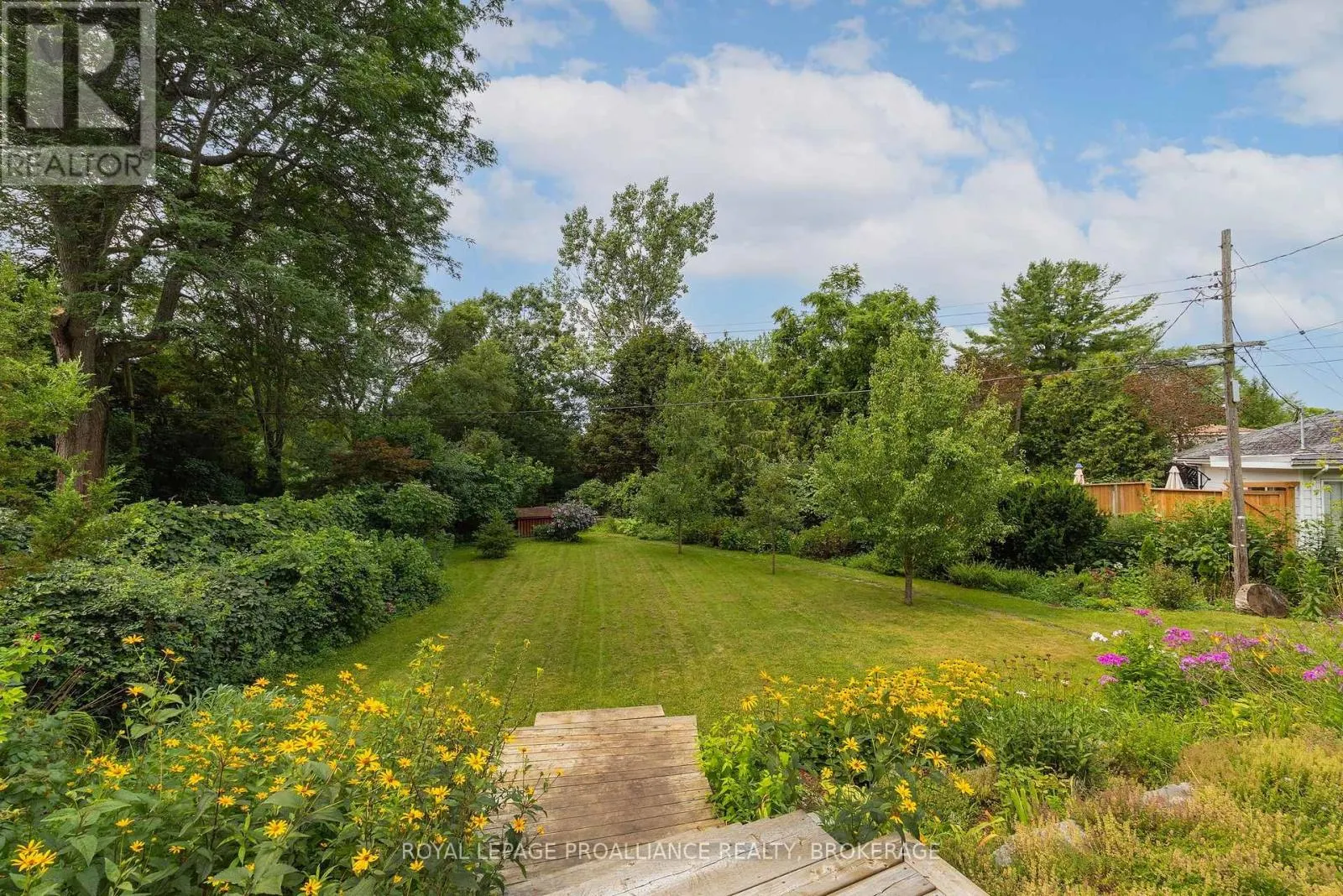 6 GRENVILLE CRESCENT