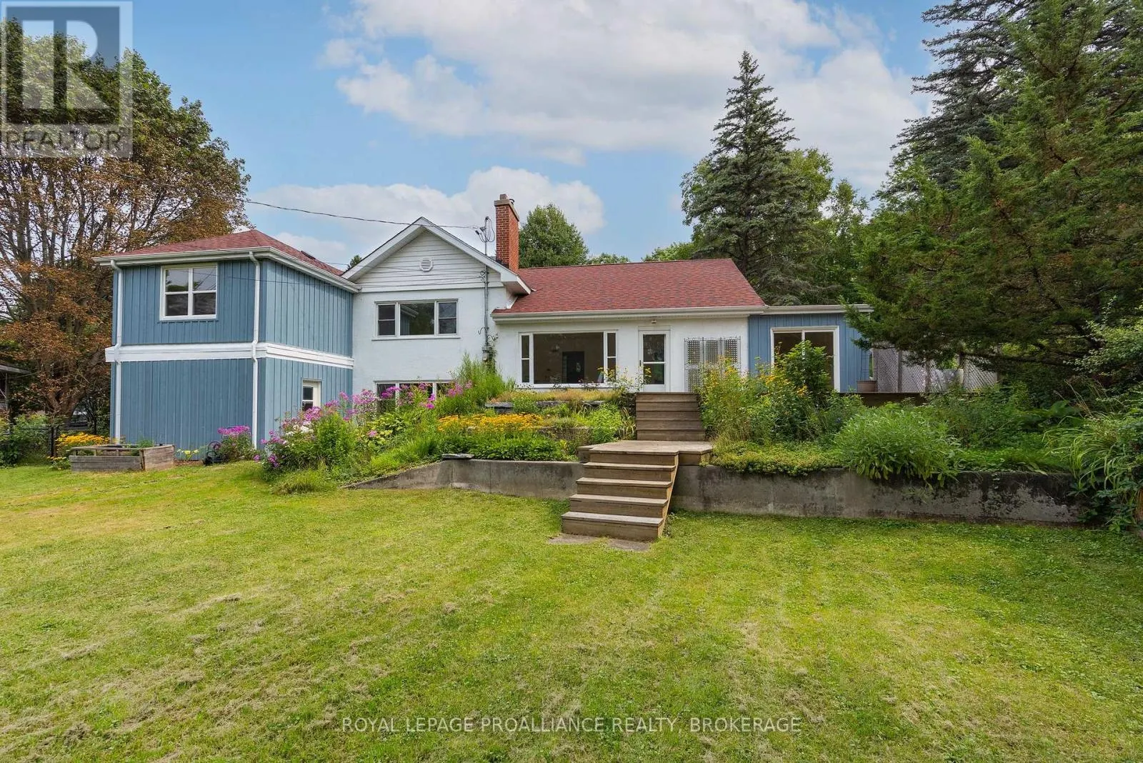 6 GRENVILLE CRESCENT