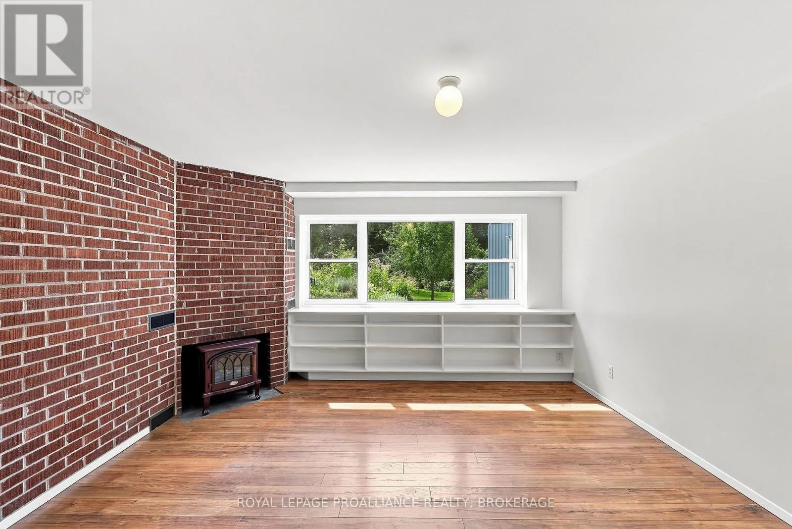 6 GRENVILLE CRESCENT