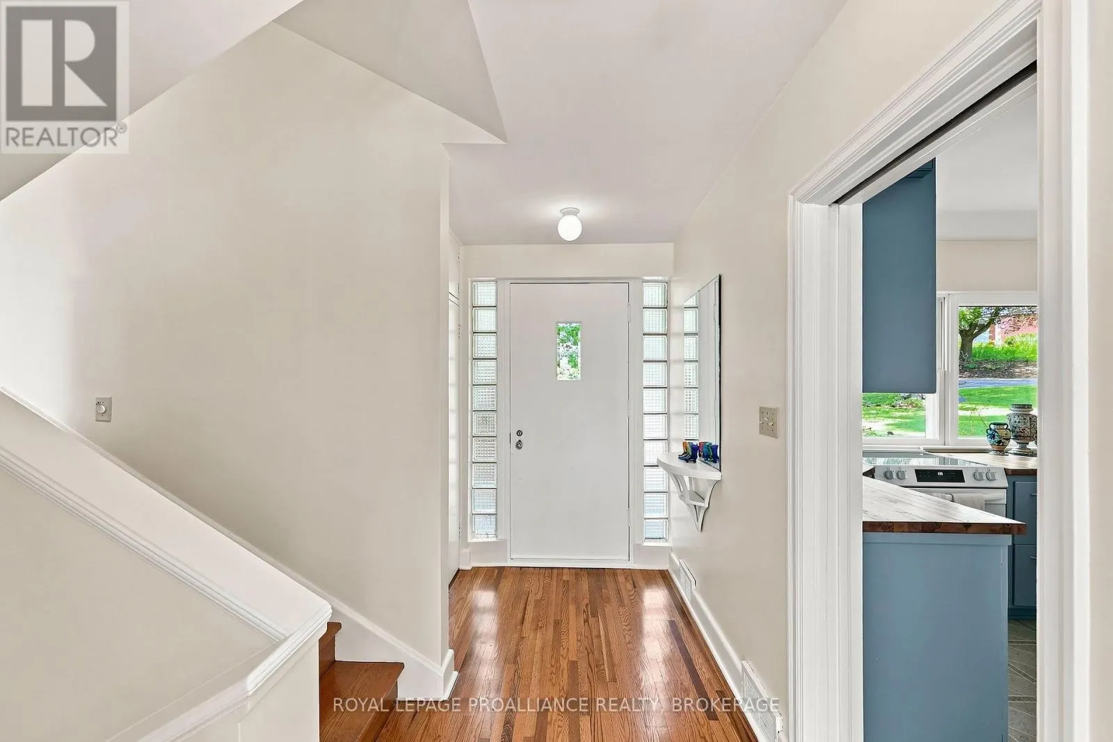 6 GRENVILLE CRESCENT