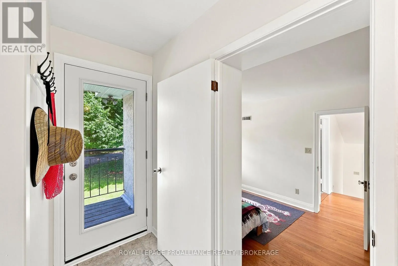 6 GRENVILLE CRESCENT
