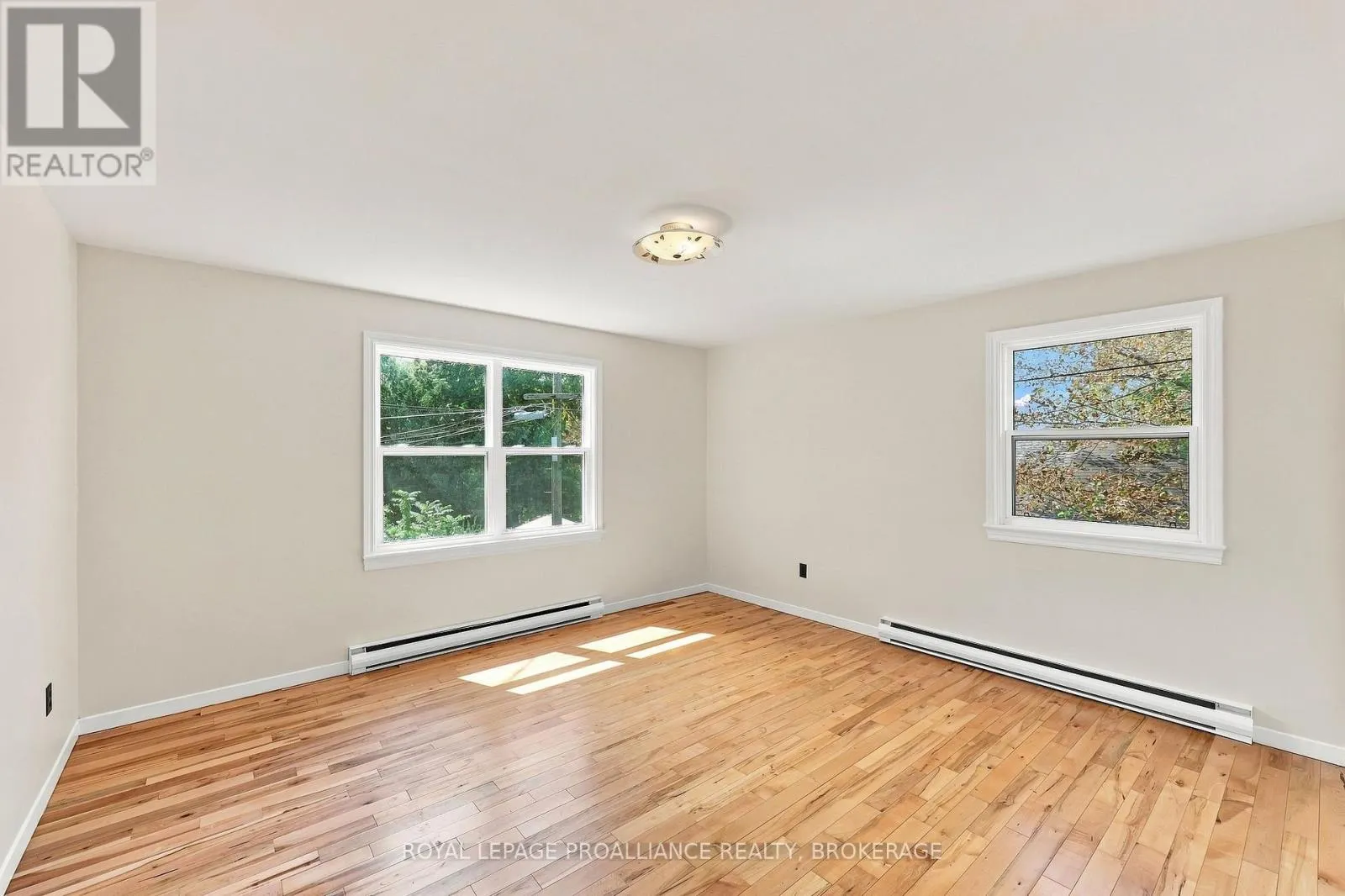 6 GRENVILLE CRESCENT