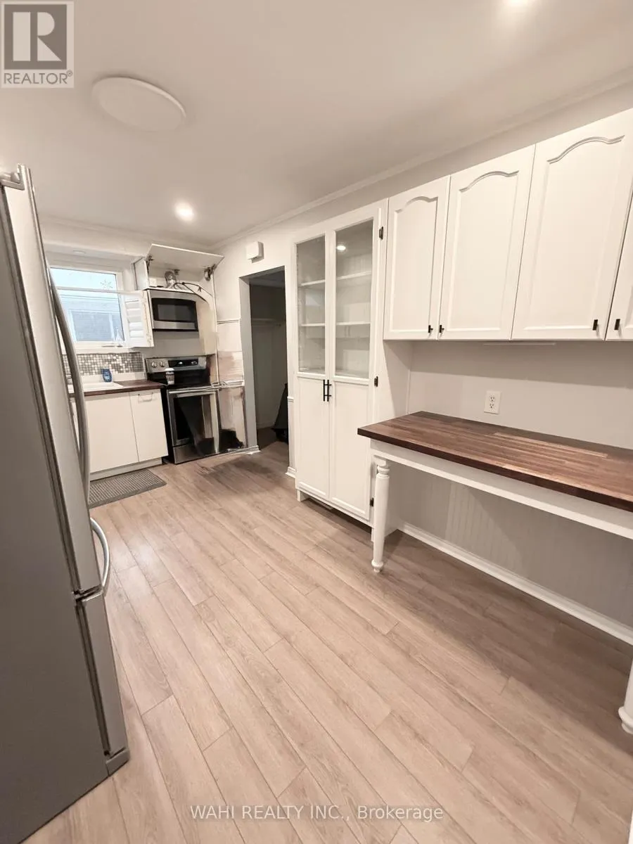 UNIT 1 - 255 CARSON DRIVE W
