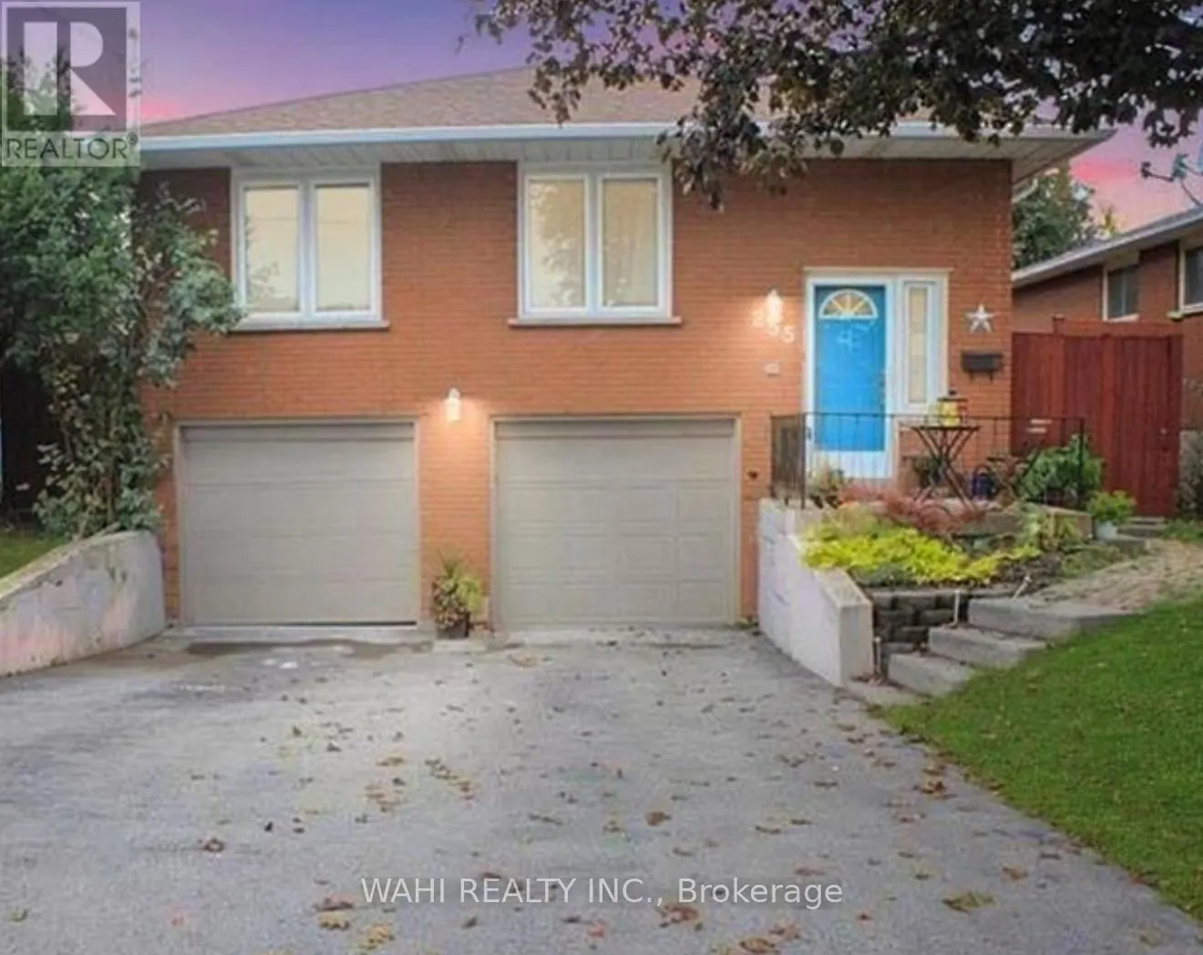 UNIT 1 - 255 CARSON DRIVE W