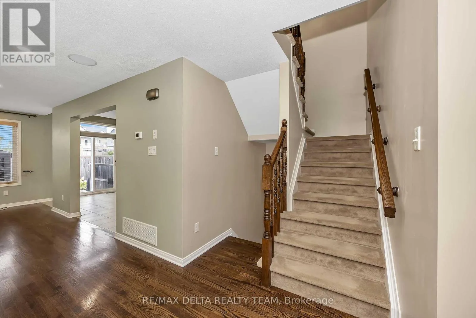 253 CITYVIEW CRESCENT