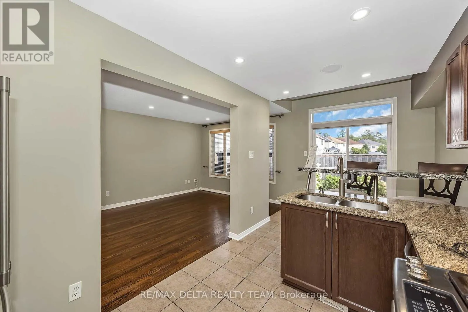 253 CITYVIEW CRESCENT