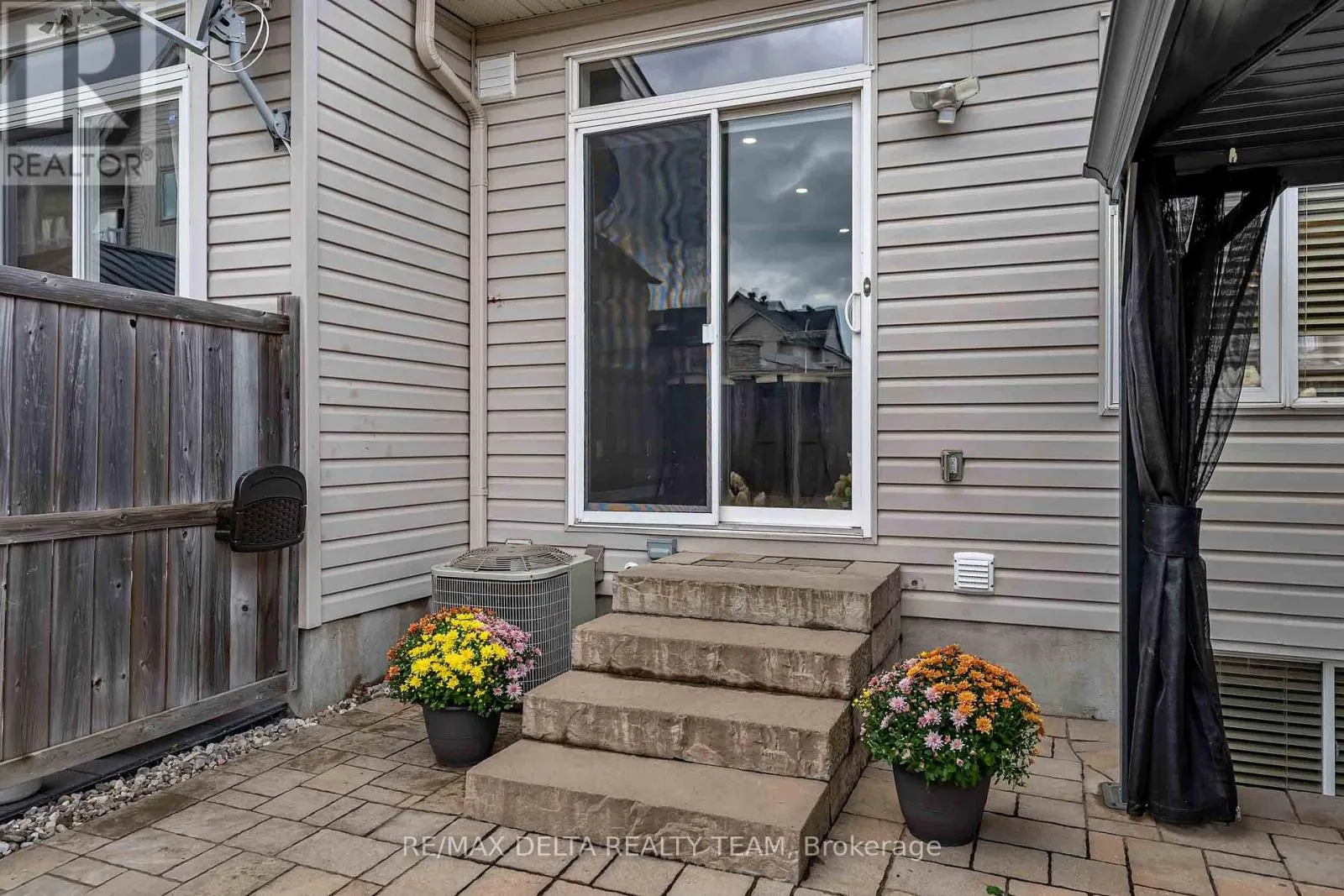 253 CITYVIEW CRESCENT