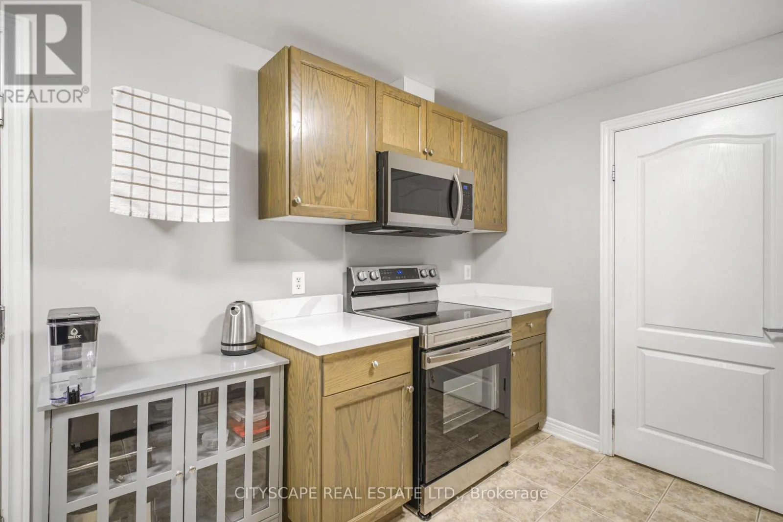 104 - 6350 DORCHESTER ROAD