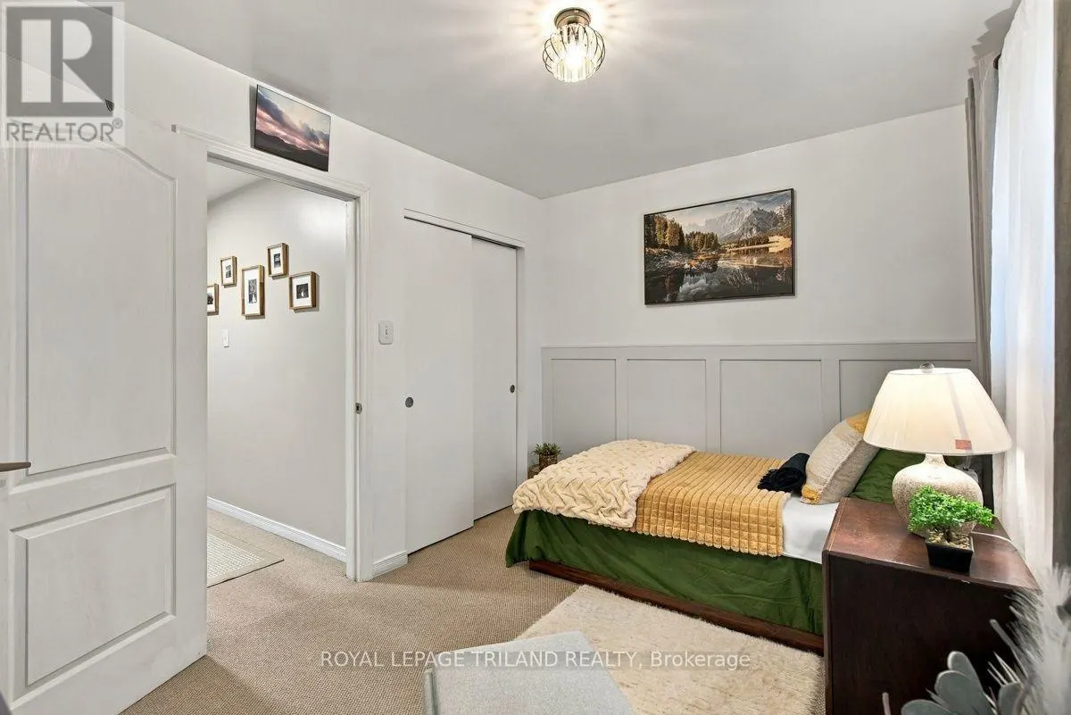 A - 111 WELLESLEY CRES CRESCENT #A