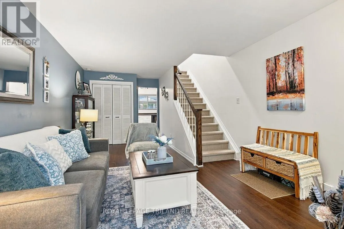 A - 111 WELLESLEY CRES CRESCENT #A