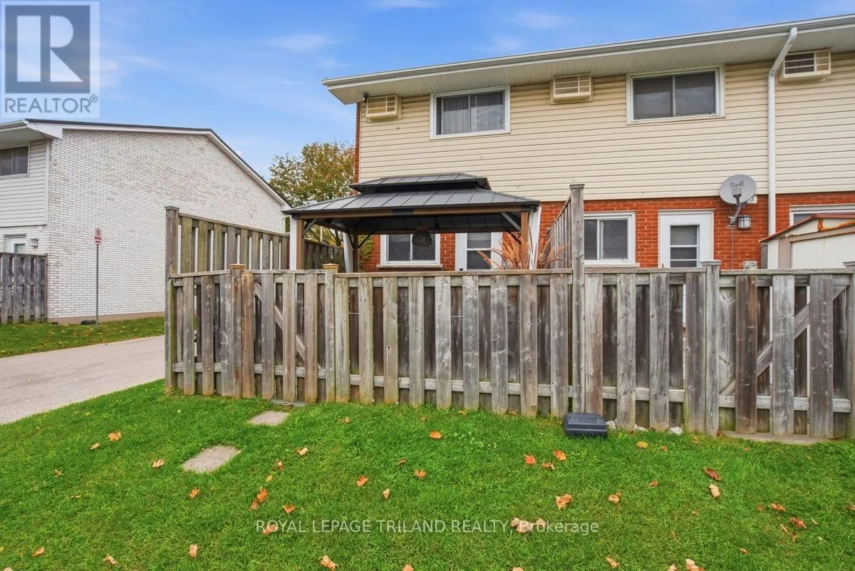 A - 111 WELLESLEY CRES CRESCENT #A