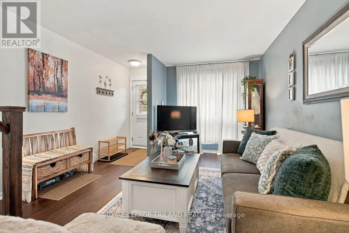A - 111 WELLESLEY CRES CRESCENT #A