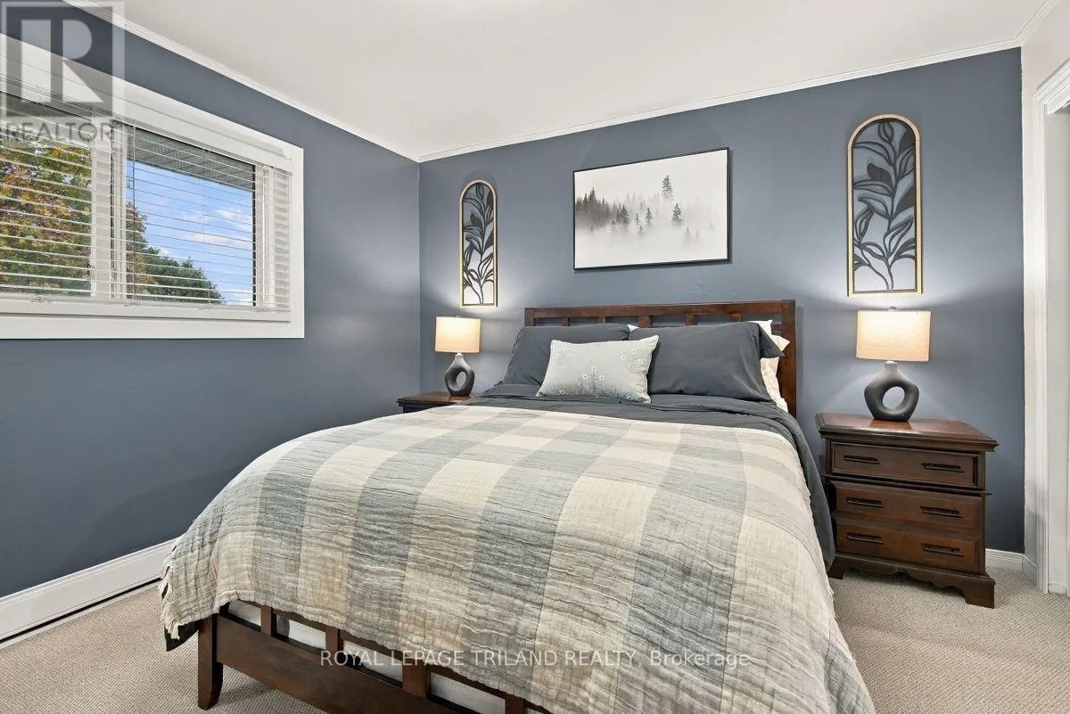 A - 111 WELLESLEY CRES CRESCENT #A