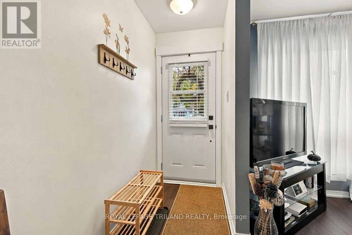 A - 111 WELLESLEY CRES CRESCENT #A