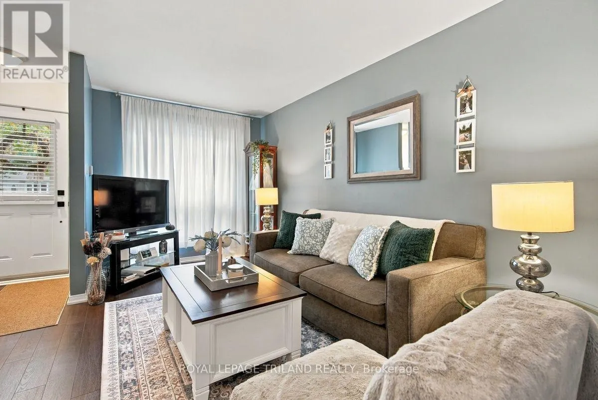 A - 111 WELLESLEY CRES CRESCENT #A
