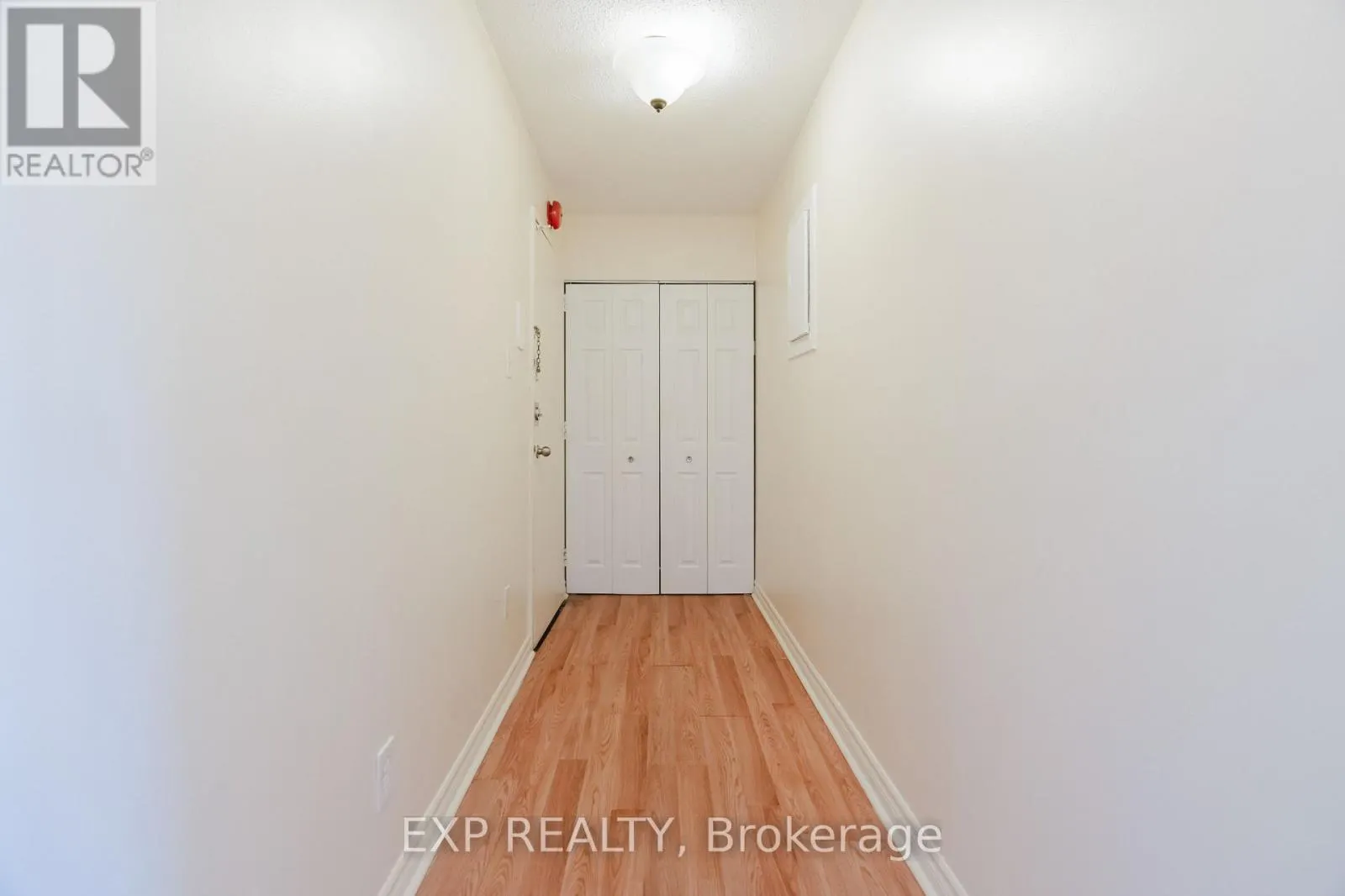 208C - 2041 ARROWSMITH DRIVE