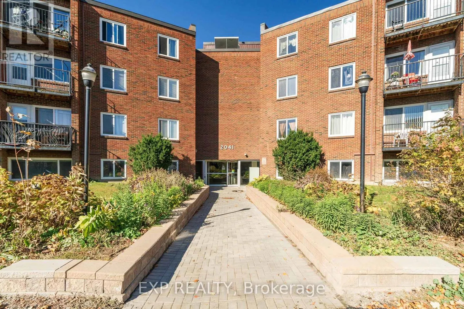208C - 2041 ARROWSMITH DRIVE