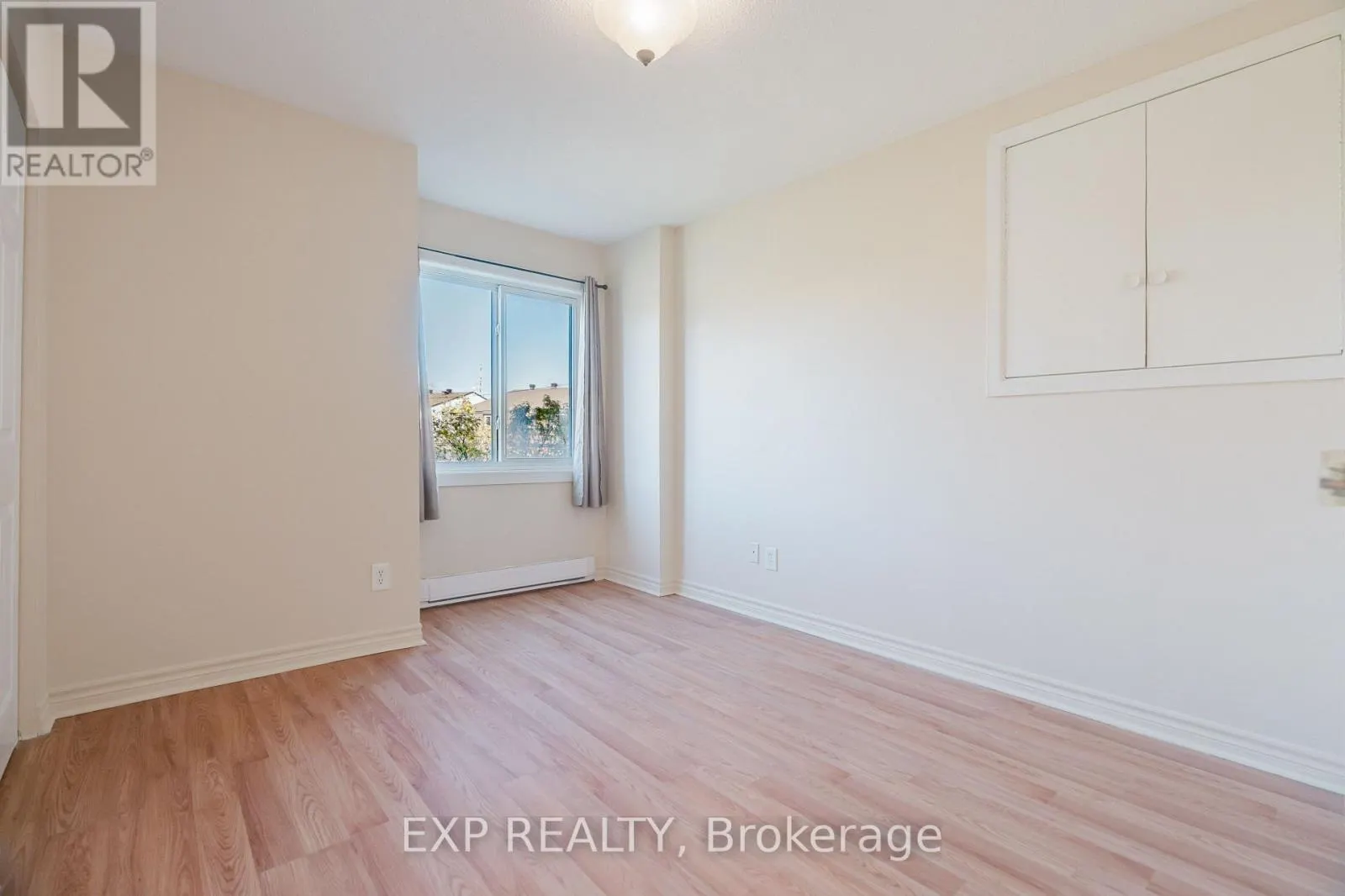 208C - 2041 ARROWSMITH DRIVE