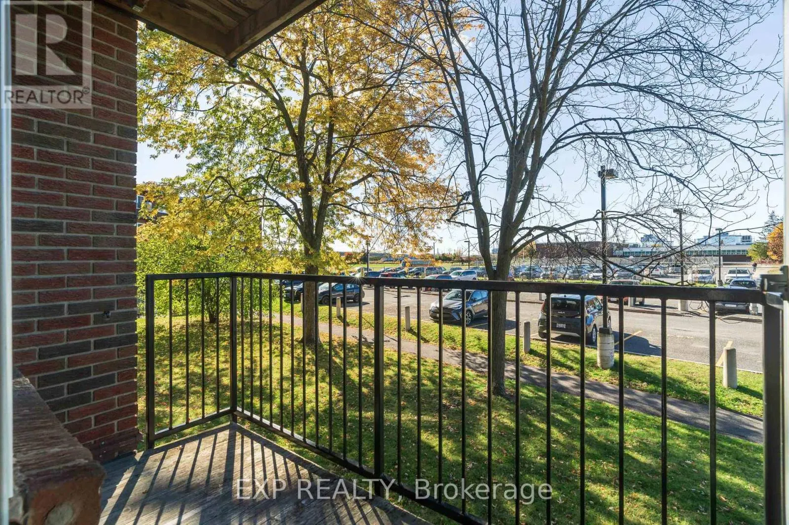 208C - 2041 ARROWSMITH DRIVE