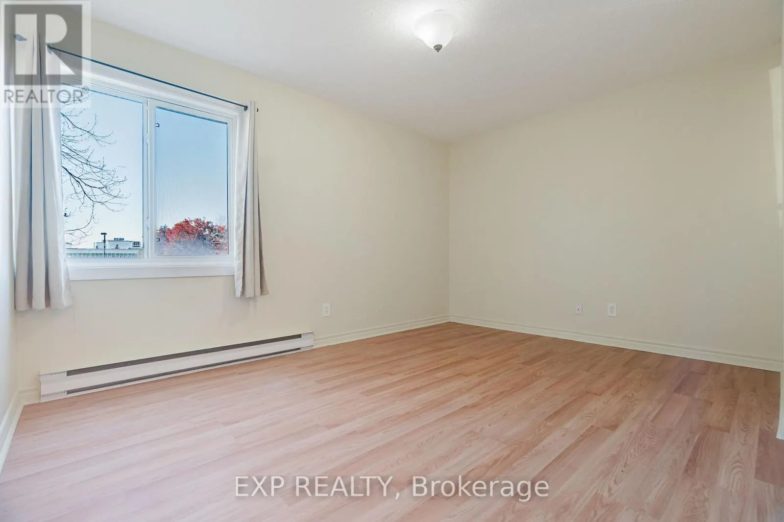 208C - 2041 ARROWSMITH DRIVE
