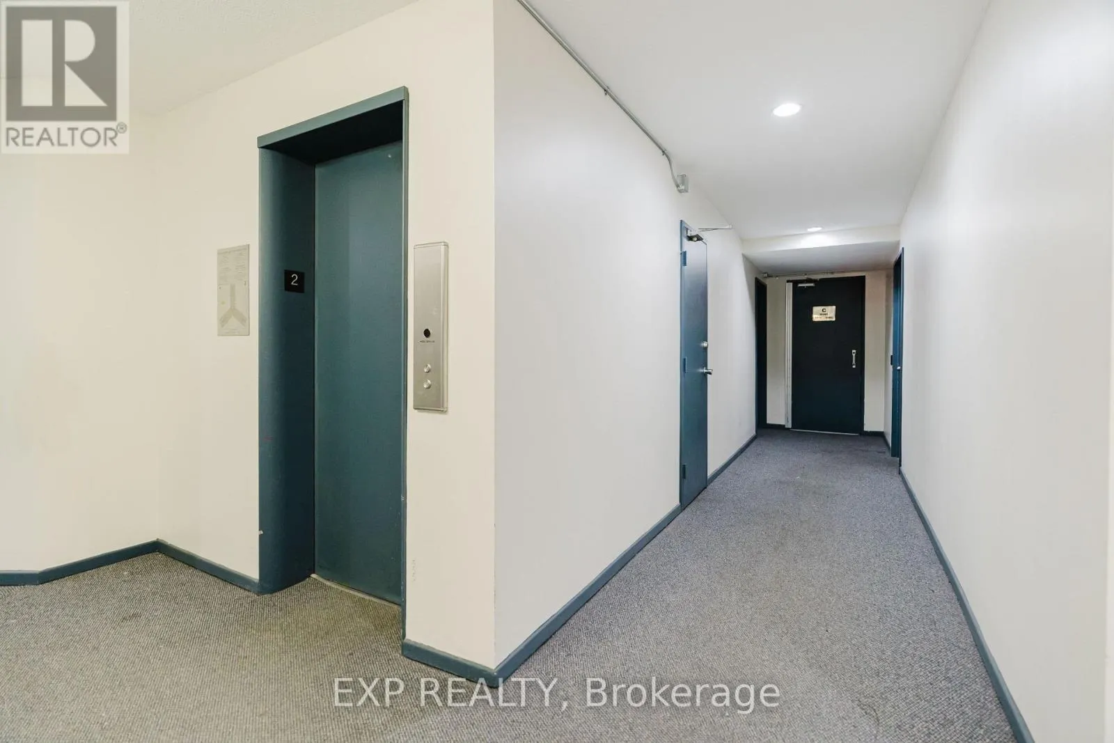 208C - 2041 ARROWSMITH DRIVE