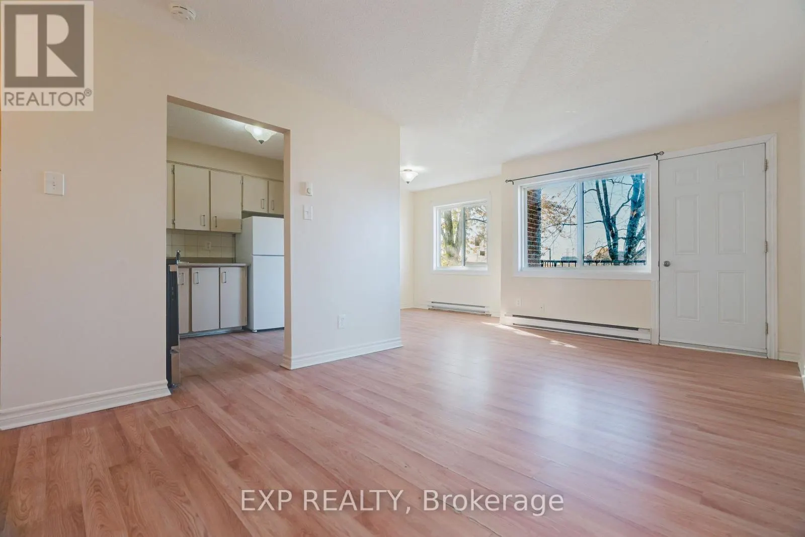208C - 2041 ARROWSMITH DRIVE