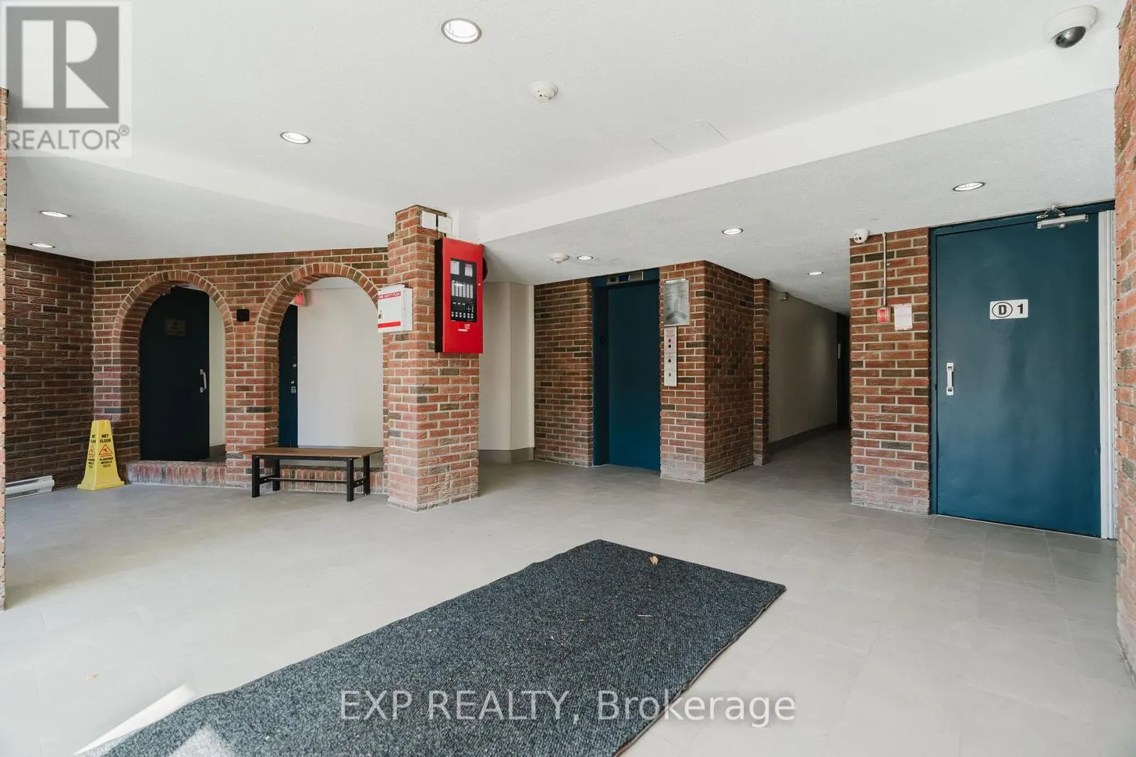 208C - 2041 ARROWSMITH DRIVE