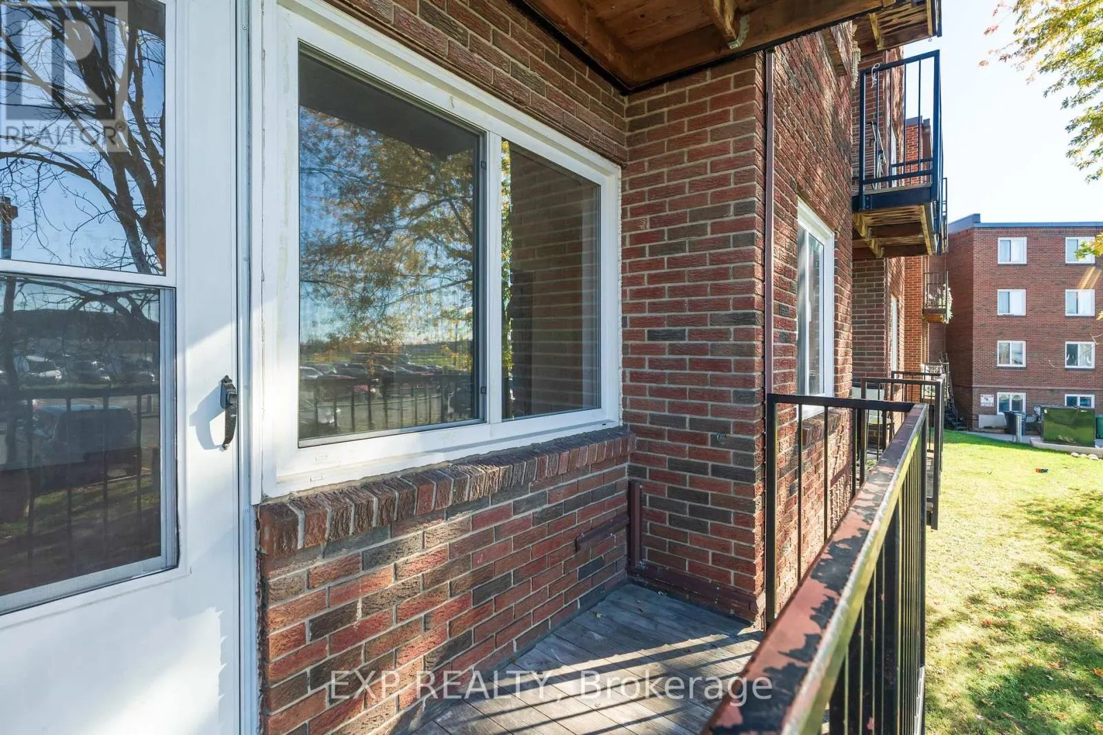 208C - 2041 ARROWSMITH DRIVE