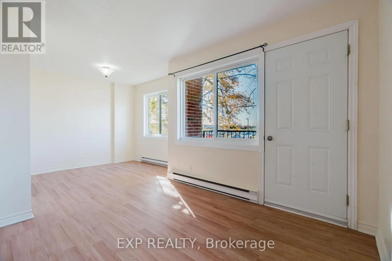 208C - 2041 ARROWSMITH DRIVE