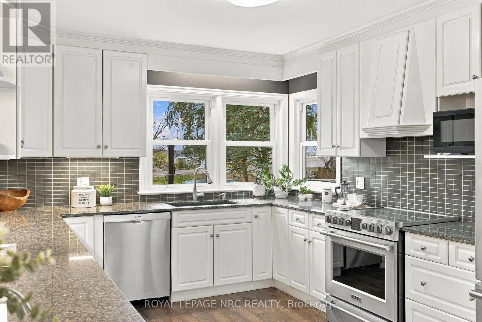 4319 NIAGARA RIVER PARKWAY