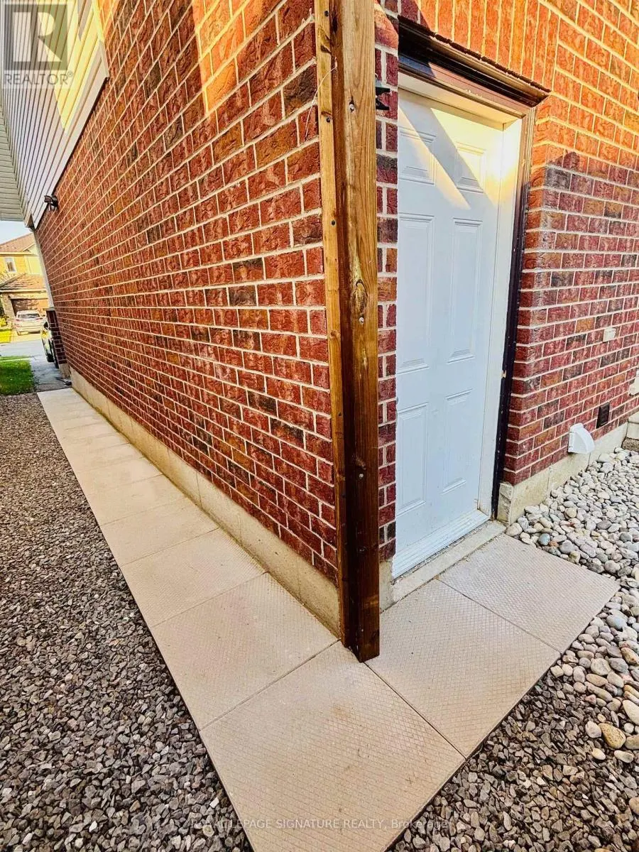 LOWER - 229 SPRINGVALLEY CRESCENT