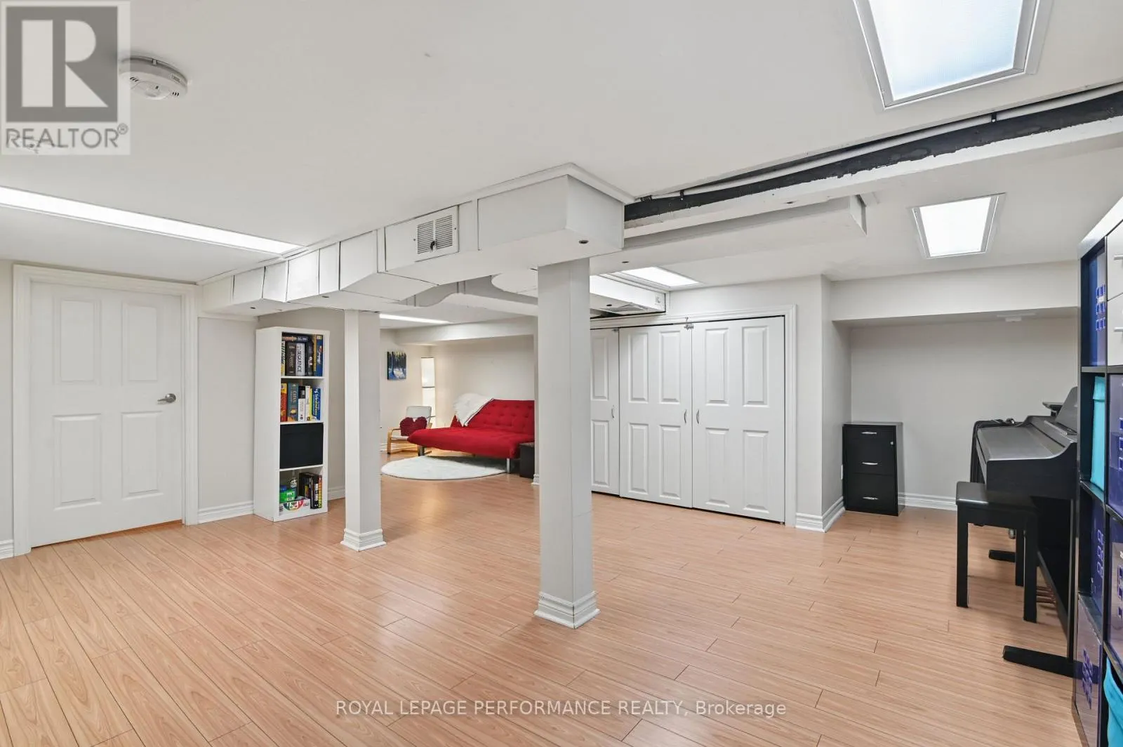 52 MARLOWE CRESCENT