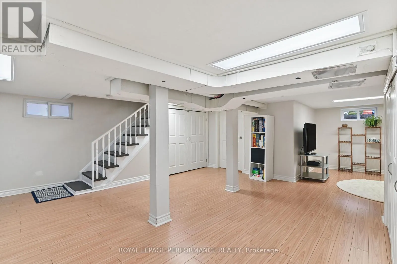 52 MARLOWE CRESCENT