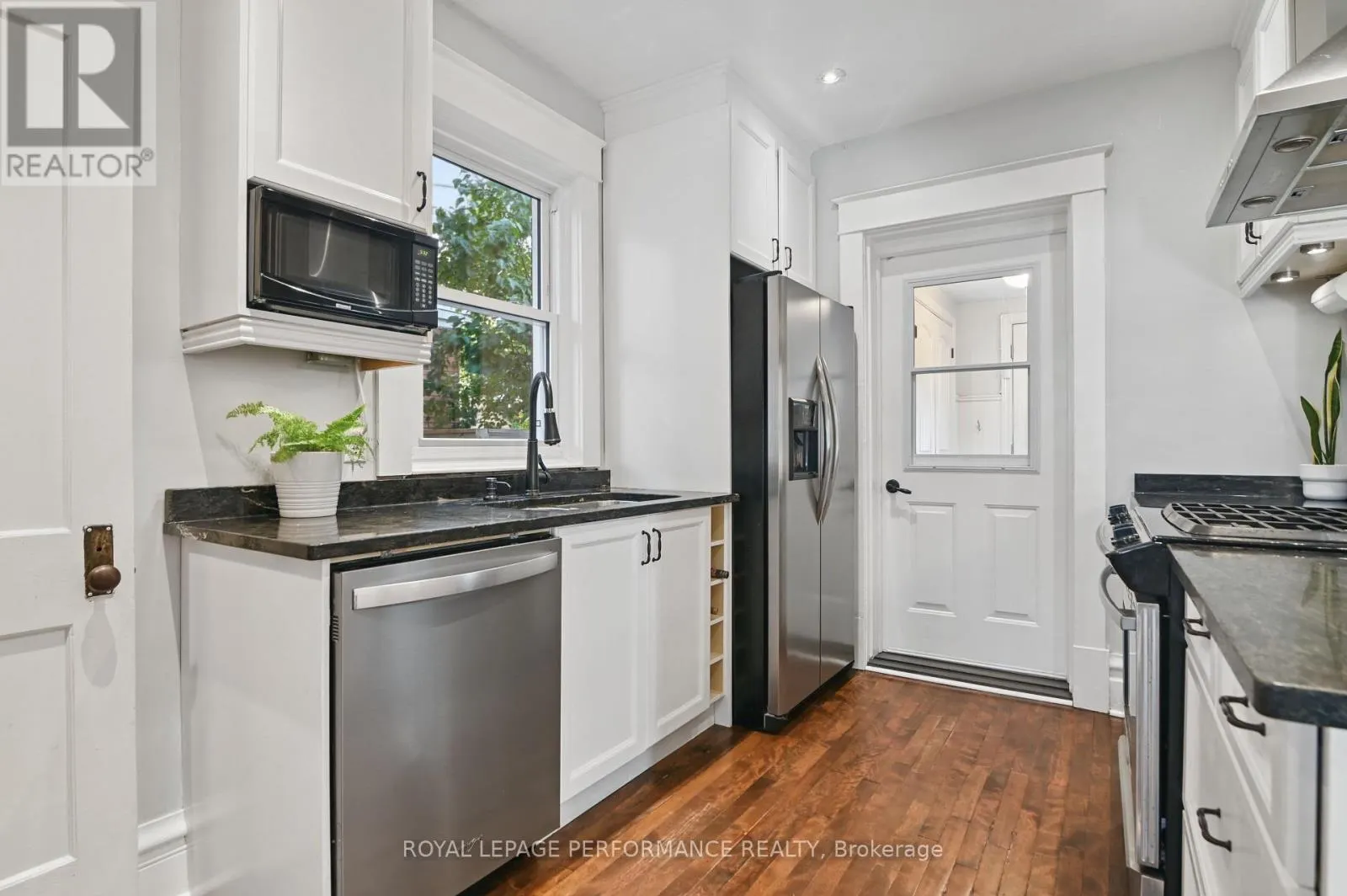 52 MARLOWE CRESCENT