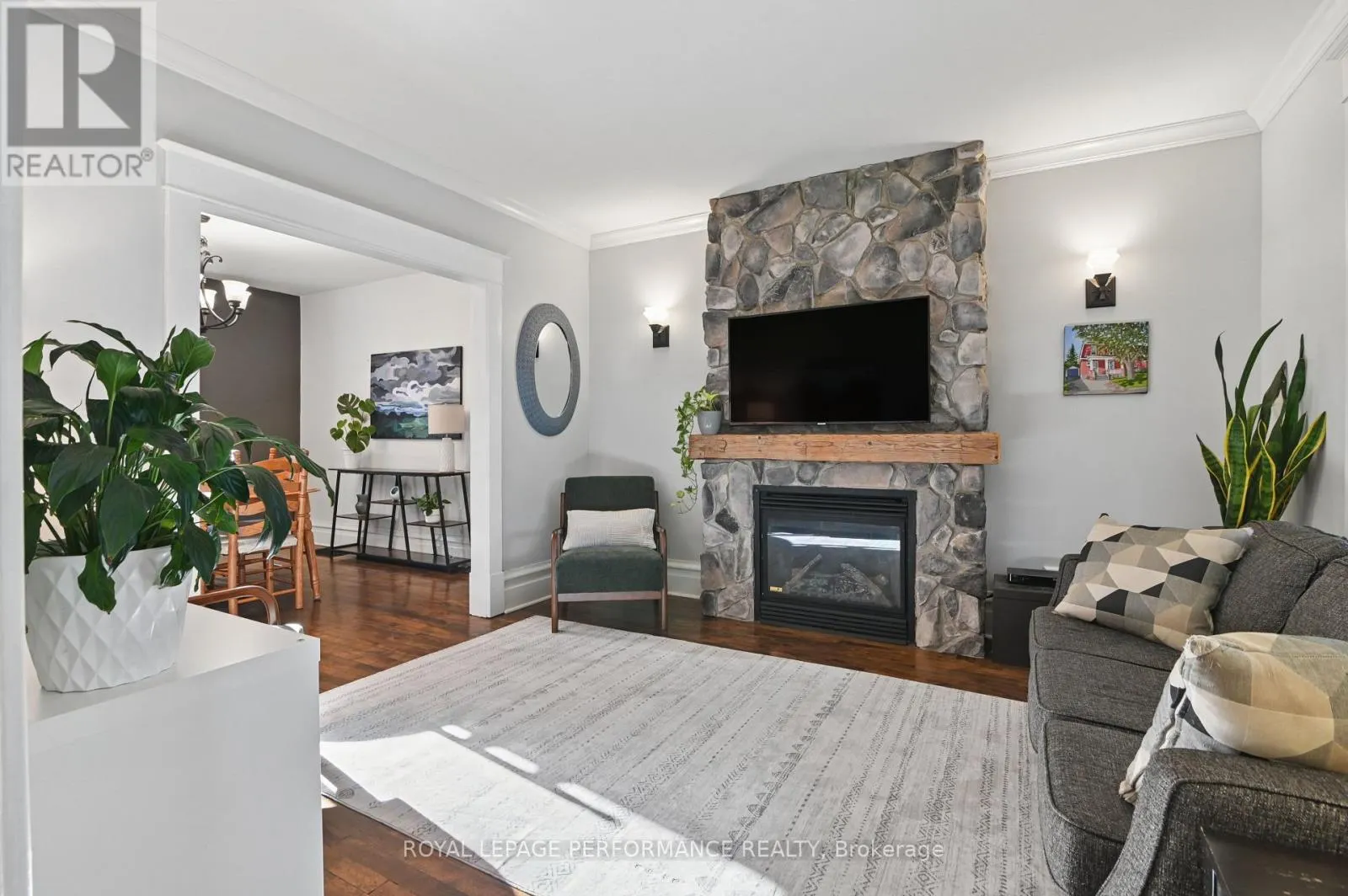 52 MARLOWE CRESCENT