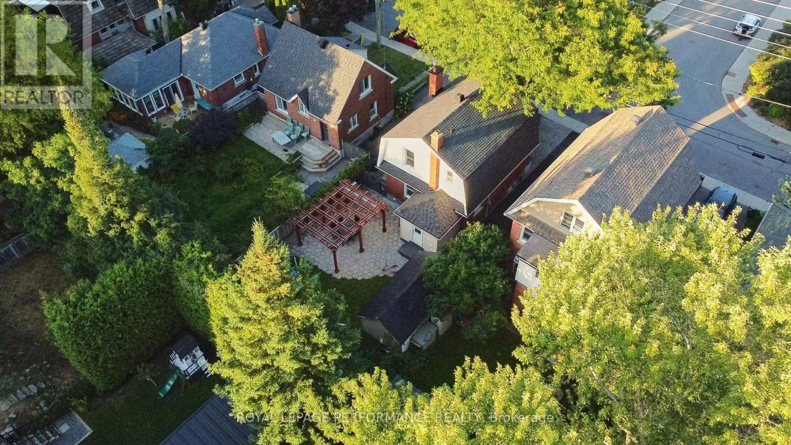 52 MARLOWE CRESCENT
