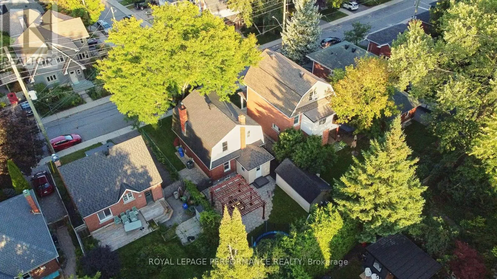 52 MARLOWE CRESCENT