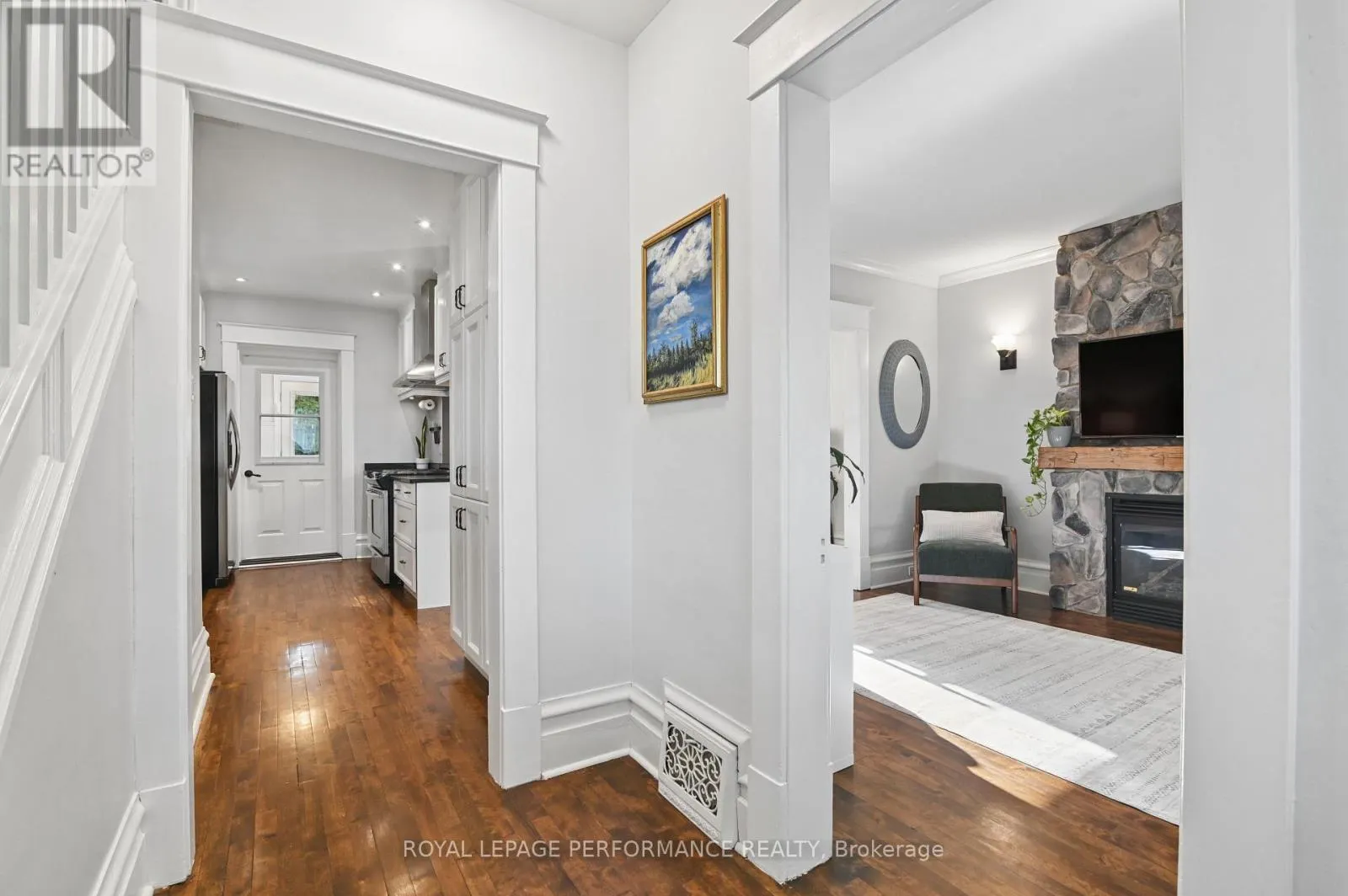 52 MARLOWE CRESCENT
