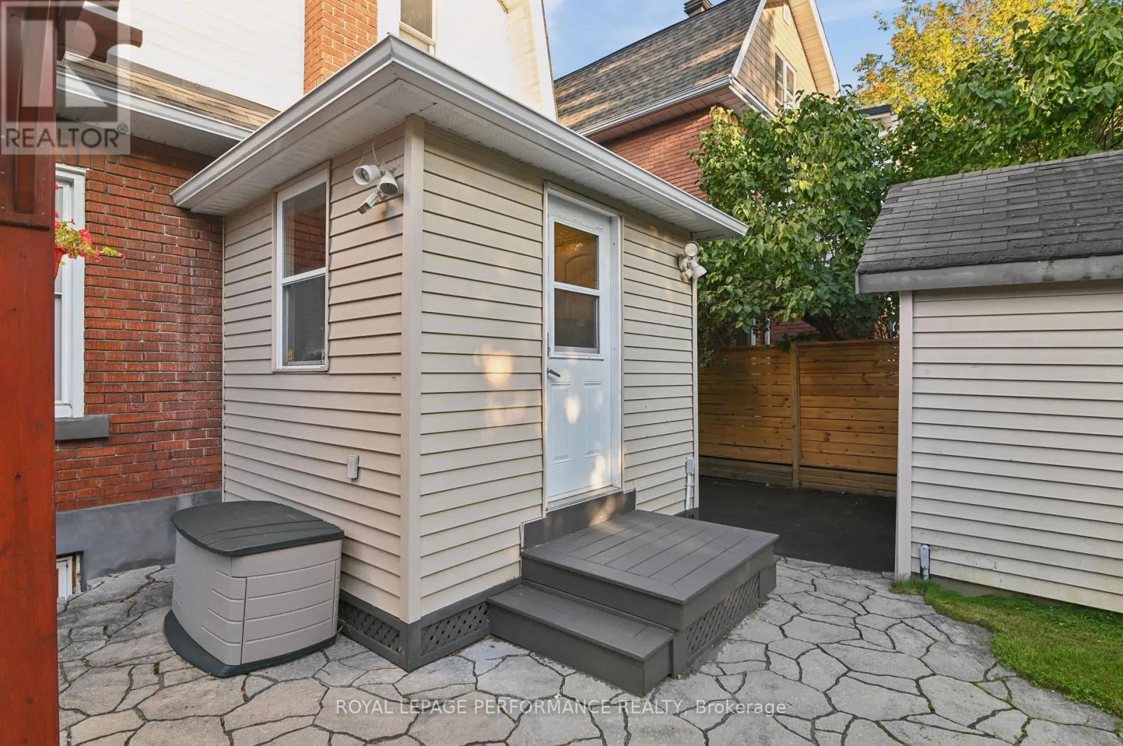 52 MARLOWE CRESCENT
