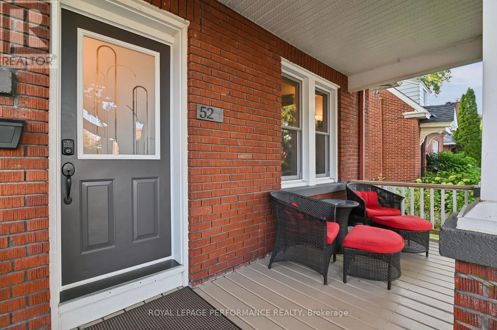 52 MARLOWE CRESCENT