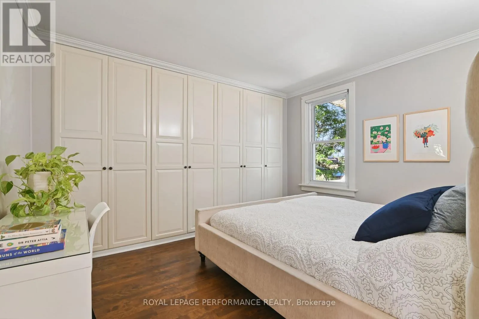 52 MARLOWE CRESCENT