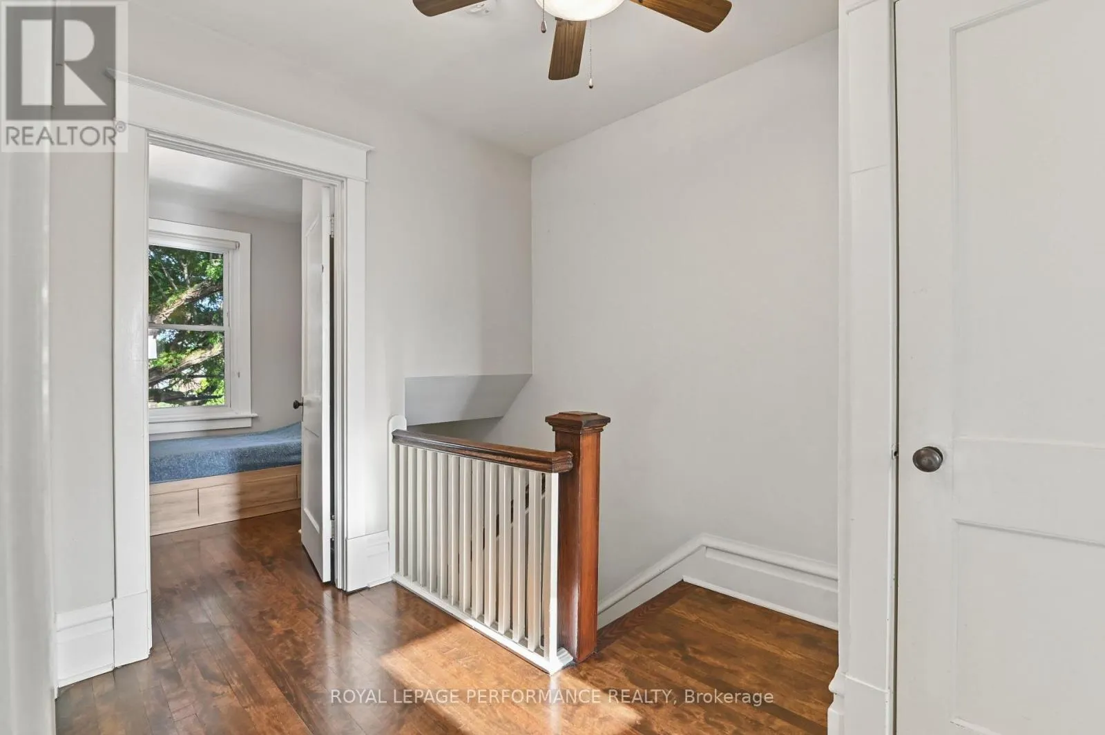 52 MARLOWE CRESCENT