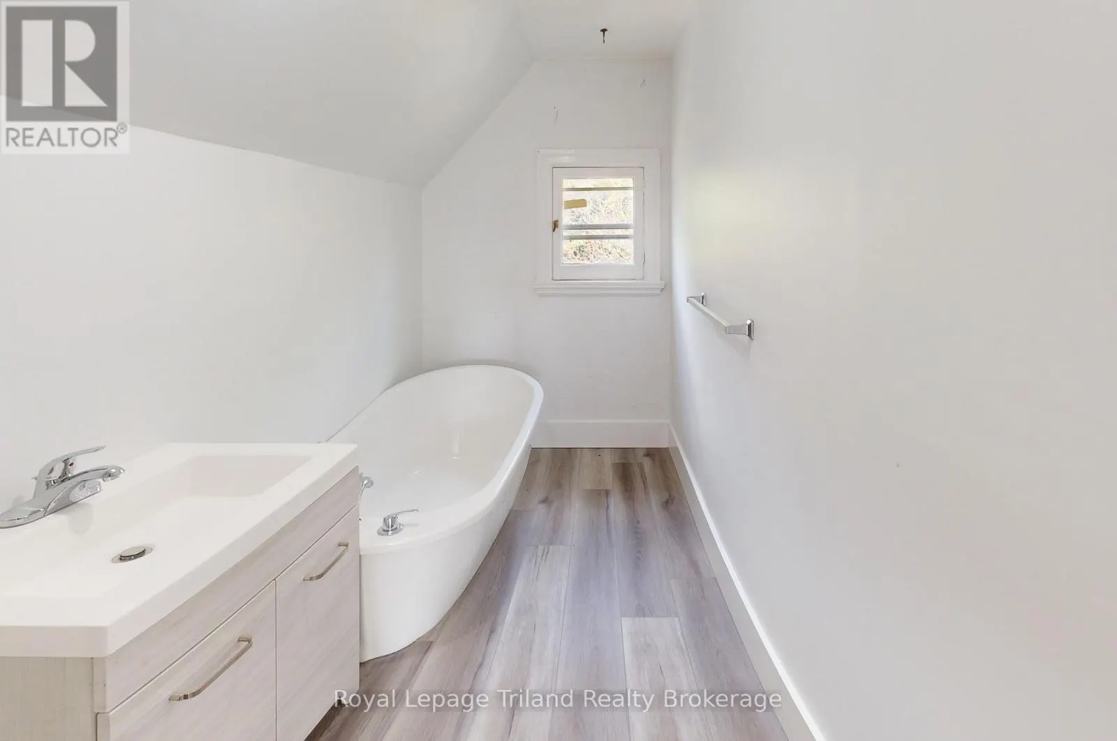 279 VANSITTART AVENUE