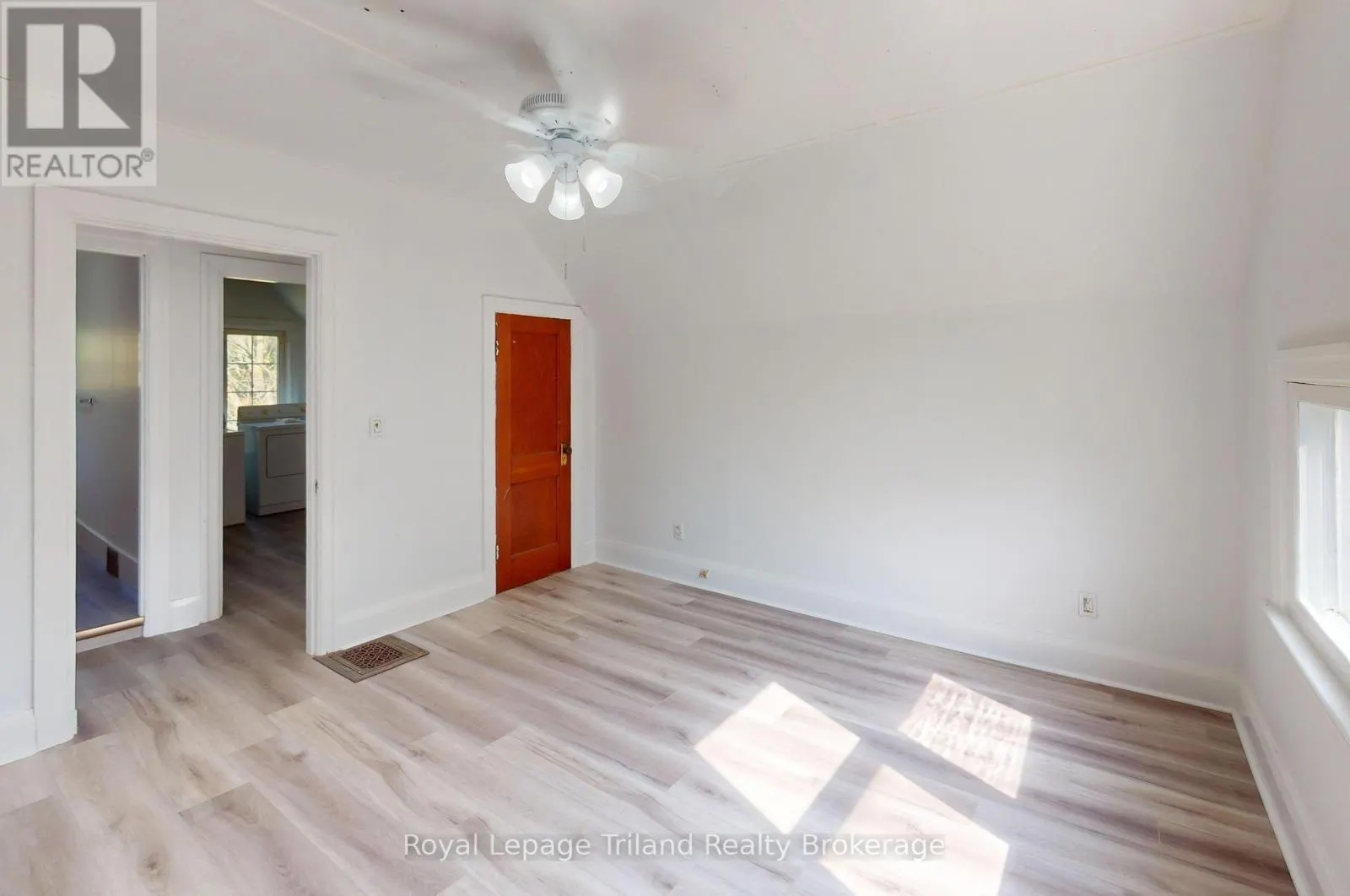 279 VANSITTART AVENUE