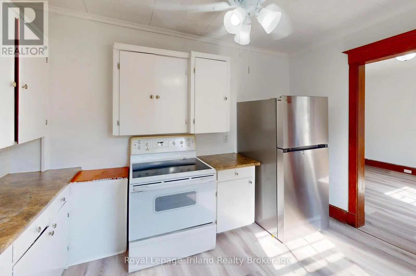 279 VANSITTART AVENUE