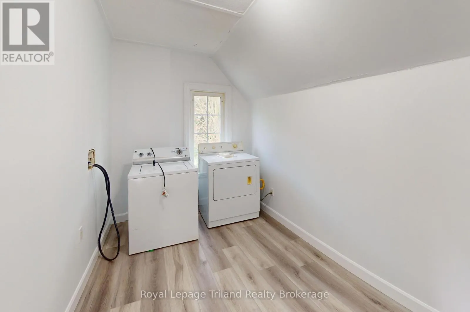 279 VANSITTART AVENUE