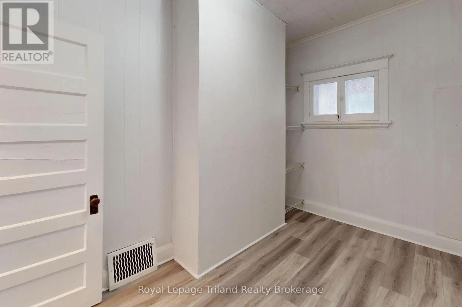 279 VANSITTART AVENUE
